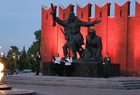 Памяти павших будьте достойны!
